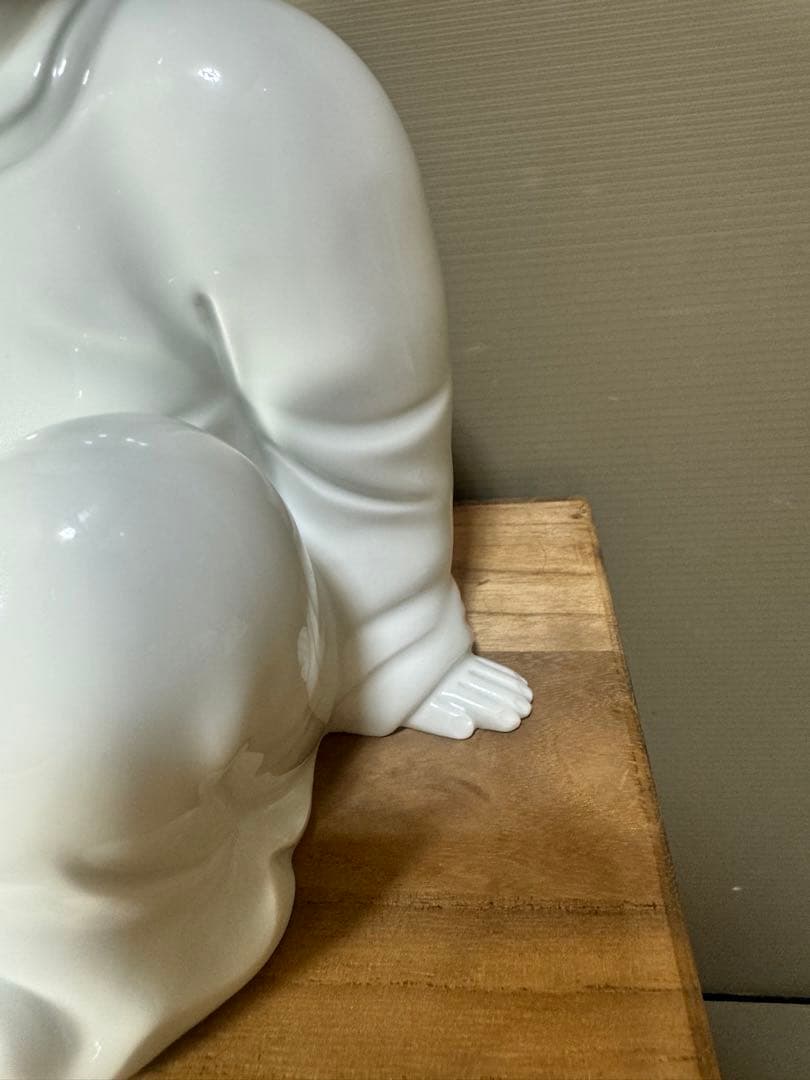 2613希少　人間国宝　十三代　酒井田柿右衛門　「太白菊童子　彫」　置物　未使用