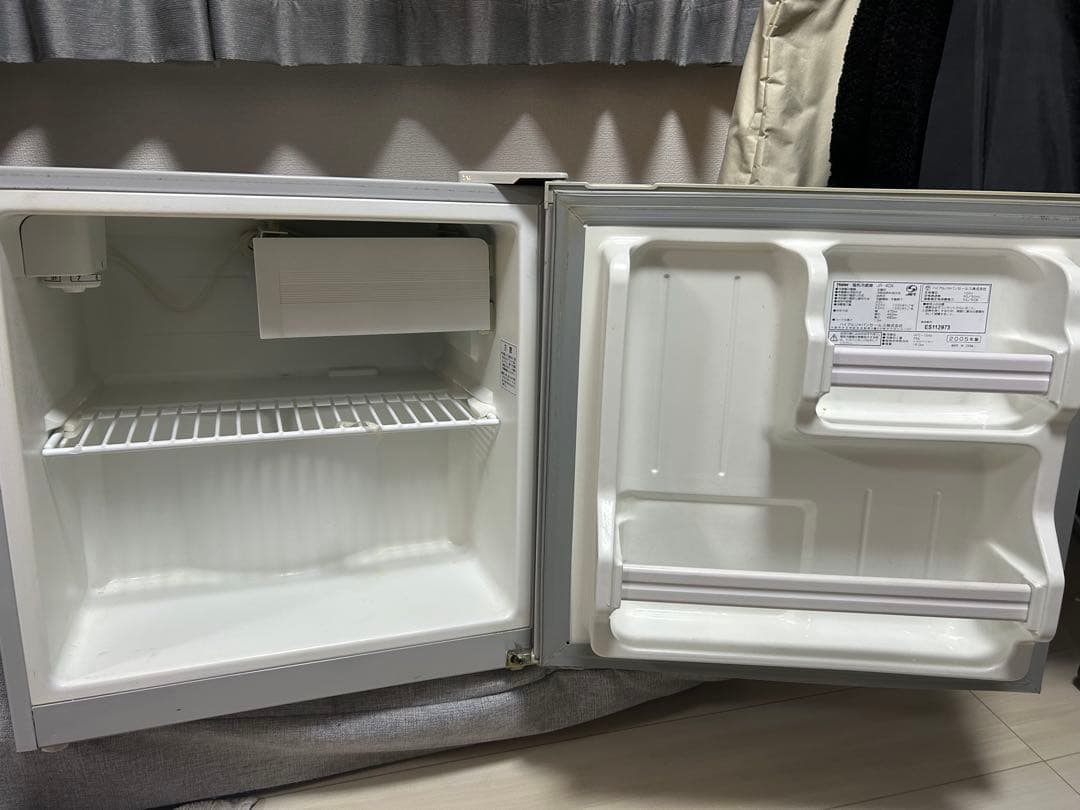 Halex 1ドア冷蔵庫 冷凍室付き シルバー