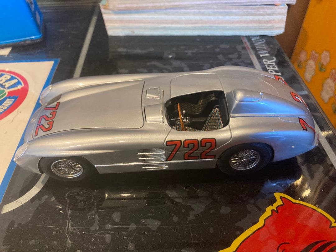 メルセデス・ベンツ 722 1/18スケールモデル