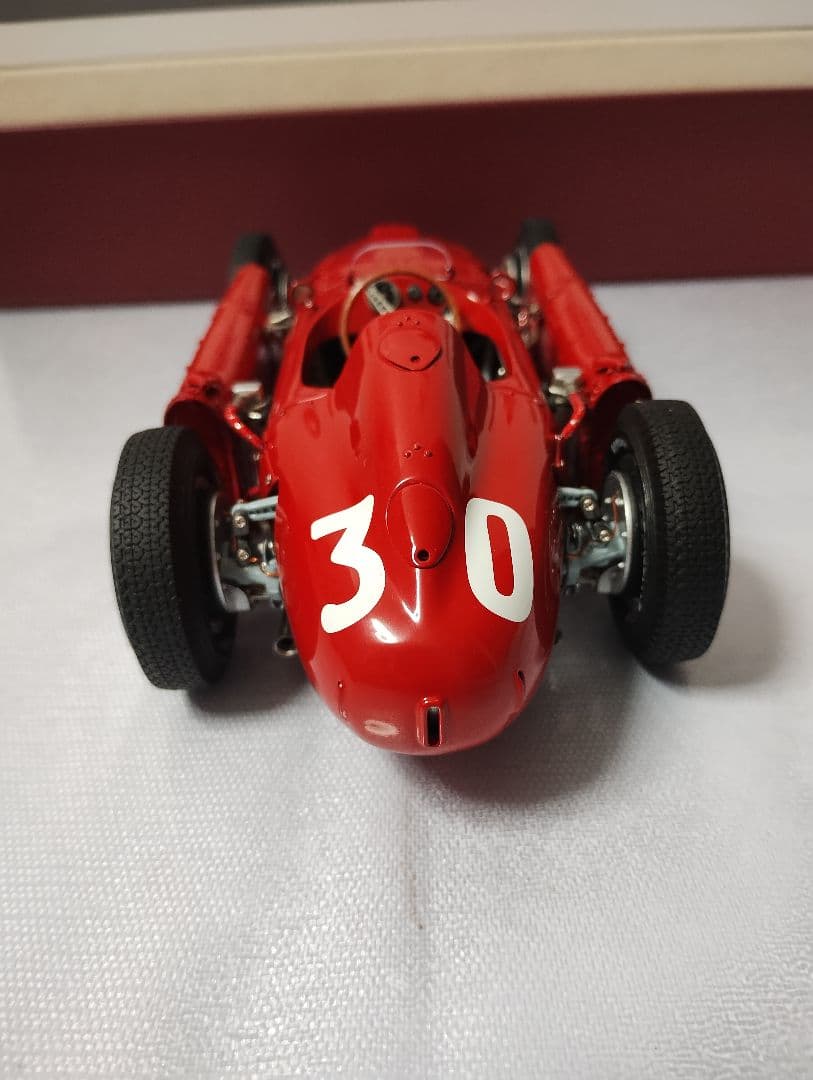 CMC Lancia D50 1/18スケールモデルカー
