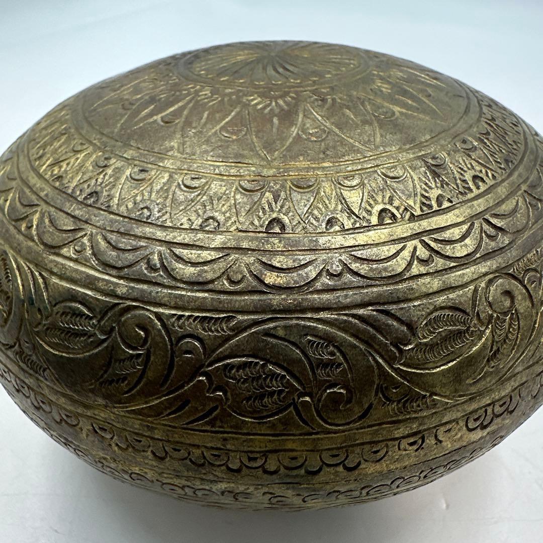 アンティーク装飾的な真鍮製鍋