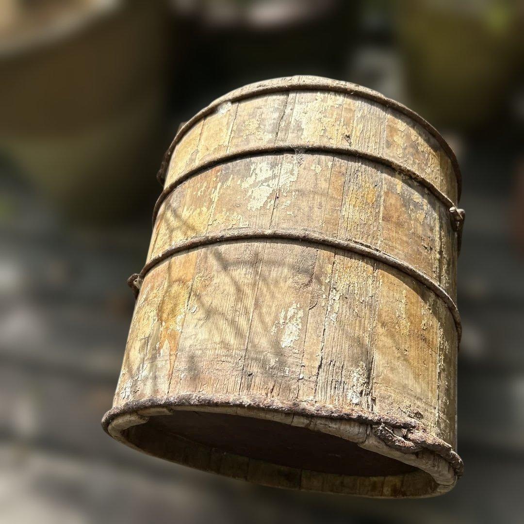 レア アンティーク 素朴な木製バケツ/井戸バケツ アイアン製ハンドルとタガ付き