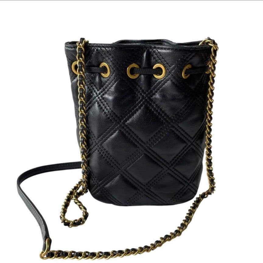 最終価格！美品！トリーバーチ　巾着ショルダーバッグ　ブラック