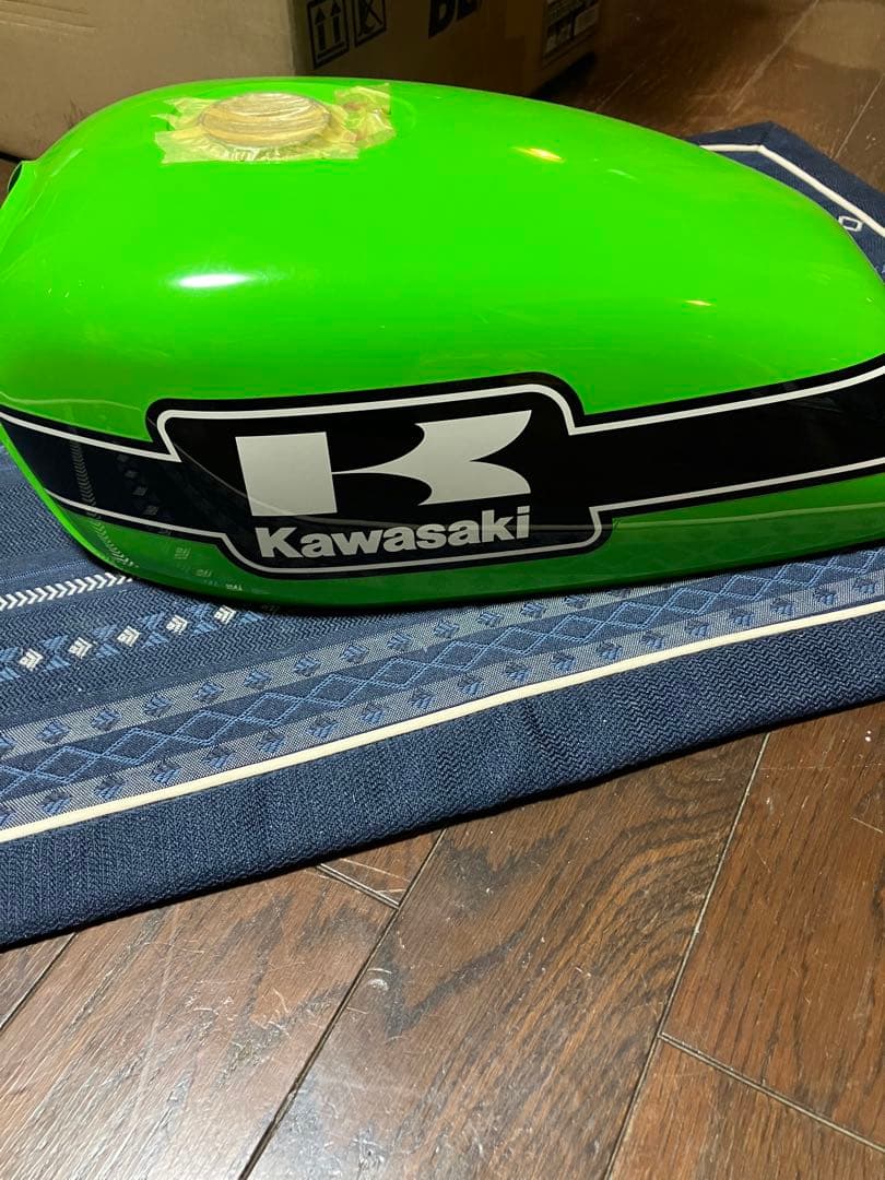 Kawasaki 250TR純正タンク グリーン