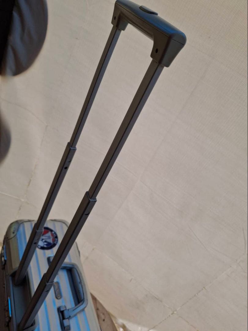 リモワ　トパーズ　パイロット　トロリー2輪