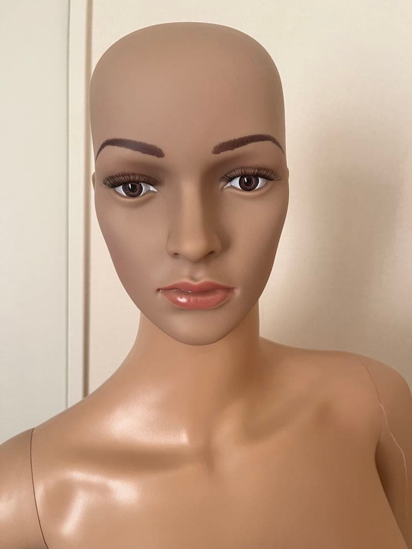 肌色女性マネキン 片手ポーズ