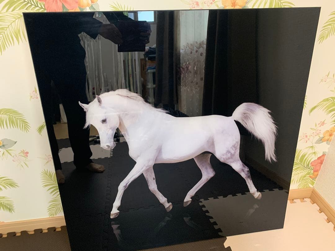 フランフラン　白い馬　現代アート作品　午年