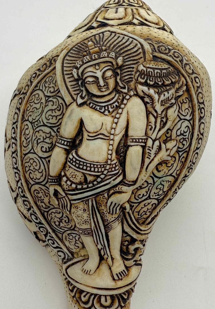 ◆チベット密教法具　法螺貝（シャンカ）パドゥマ・パーニ（蓮華手観音菩薩）