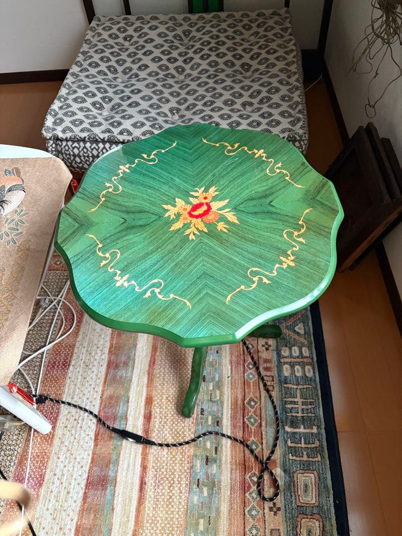 アンティーク　イタリア　象嵌　緑色の花模様八角形テーブル