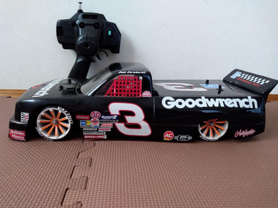 カラス　　　タミヤ 1/10 TT01シャーシ NASCAR シボレー