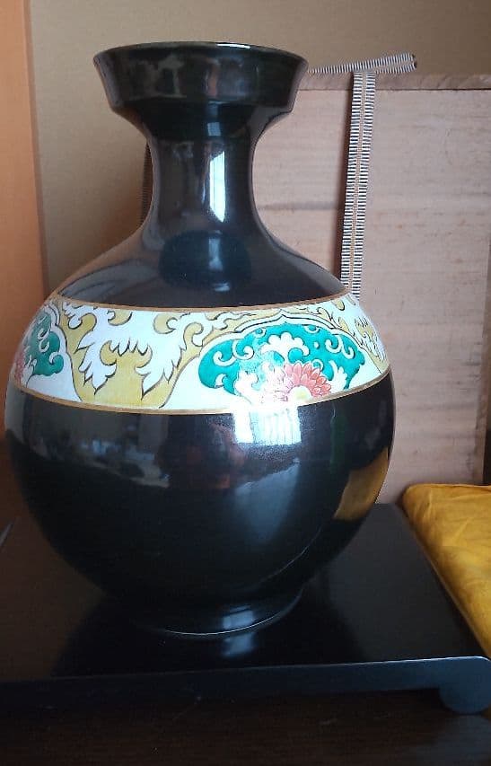 九谷作家中村翠恒　黒釉色絵壺