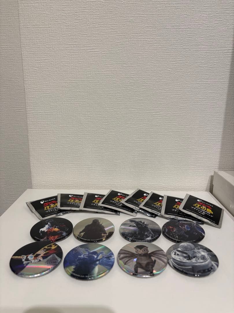 【ゴジラVS江の島】スチール画像缶バッジ 全8種コンプセット