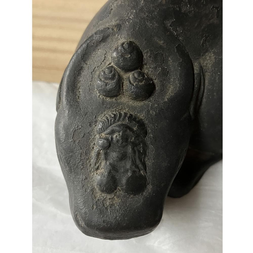 e3106 伏見焼 撫で牛 江戸期 巾16cm 撫牛 牛 開運 縁起物 置物