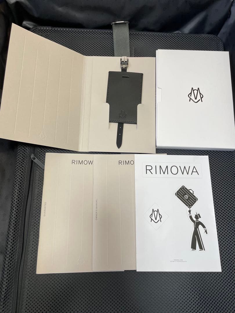 リモワ　Essential チェックイン L マットブルー