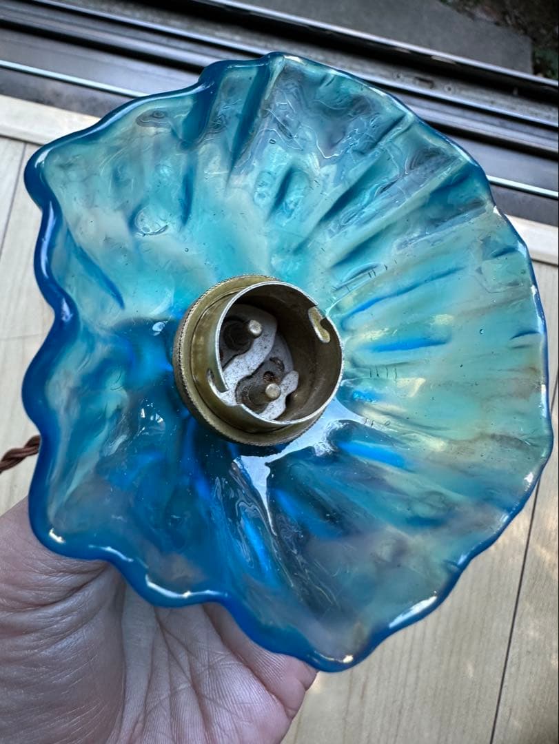 フランス アンティーク ブルーオパール螺旋模様の小さな可愛らしいアトリエランプ＊