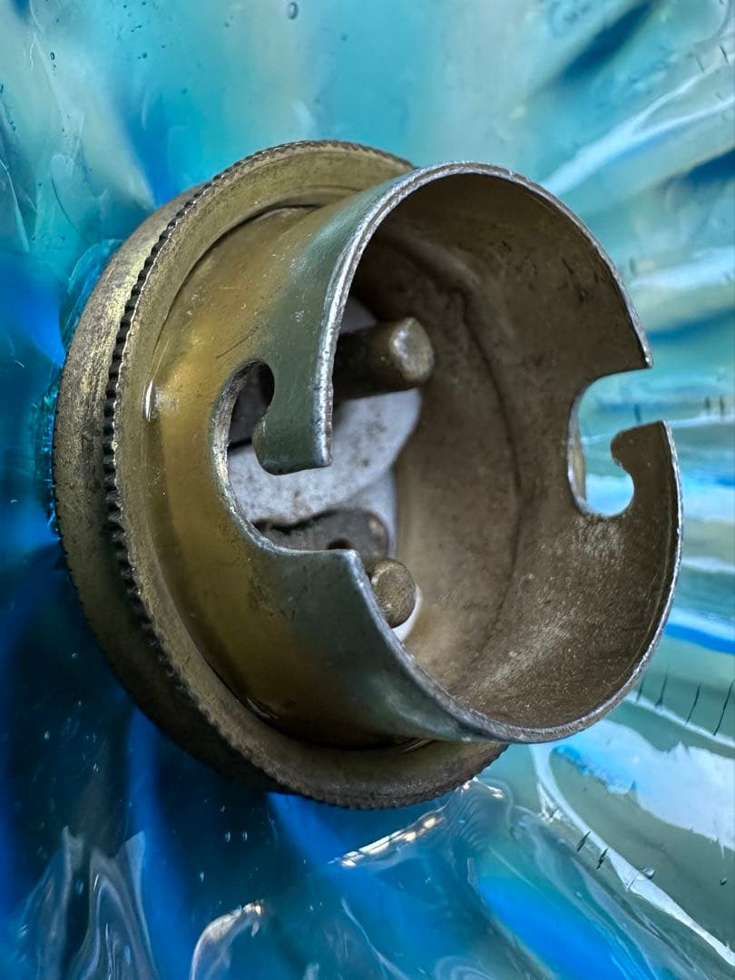 フランス アンティーク ブルーオパール螺旋模様の小さな可愛らしいアトリエランプ＊