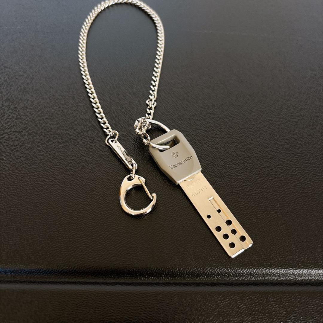 サムソナイト　 大型　キャリーケース　スーツケース　ブラック　機内持ち込み不可