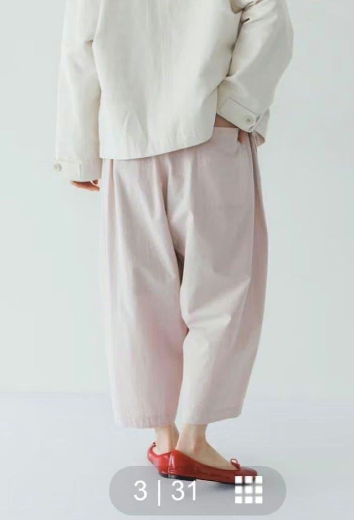 北欧暮らしの道具店「私らしく、ピンクをまとう」ゆるっと気分のテーパードパンツ