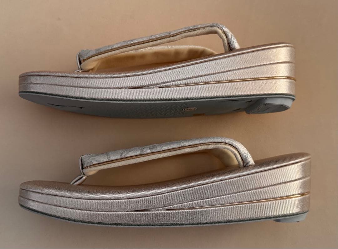 ［新品・未使用］特選草履 バッグセット　華唐草文 フォーマル　フリーサイズ　箱付