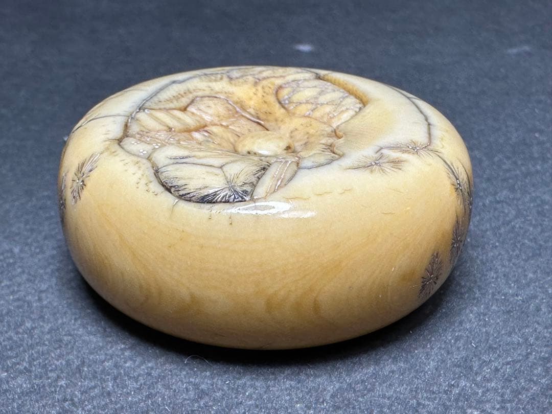 極上　根付　饅頭　天然素材　アンティーク　骨董　飾り物　古美術品　 置物細密細工