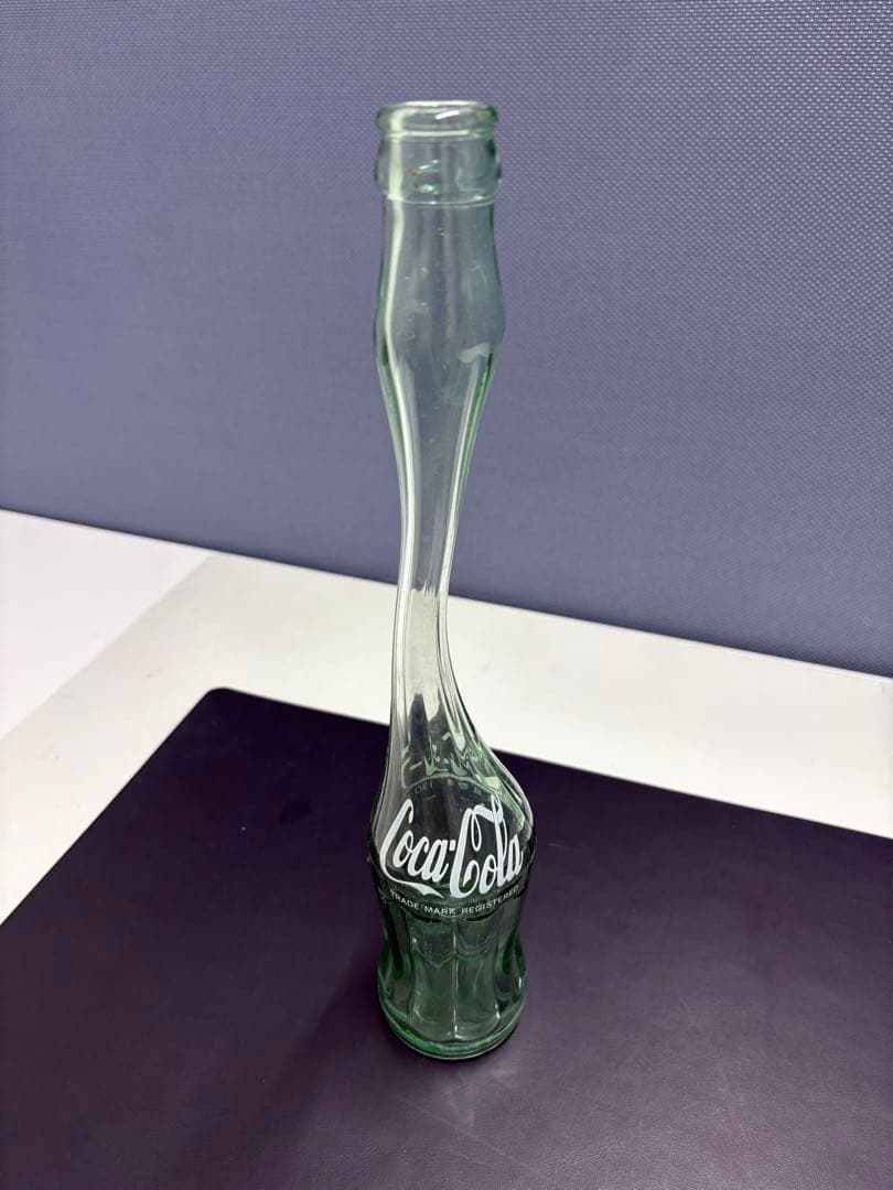 コカ・コーラ　変形瓶　昭和レトロ 曲線形状 ガラスボトル