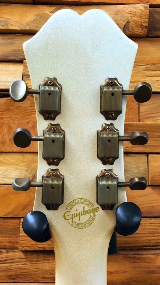 Epiphone Riviera P93 セミアコ 3基P90搭載 Bigsby