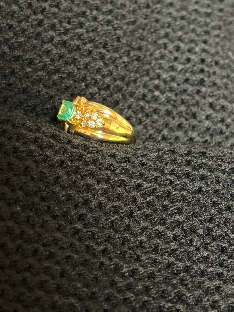 エメラルド0.46ct ダイヤモンド0.21ctデザインリング 18k ゴールド