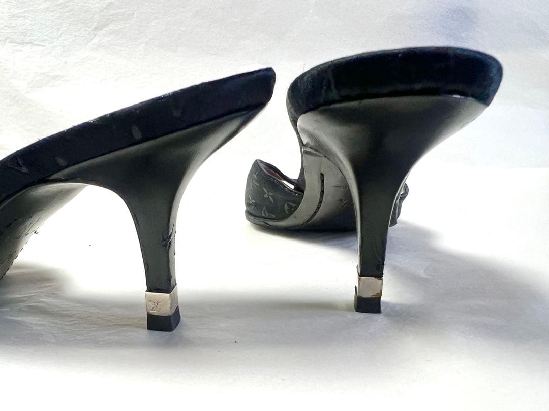 LOUIS VUITTON　ブラックモノグラム　オープントゥミュール　サンダル