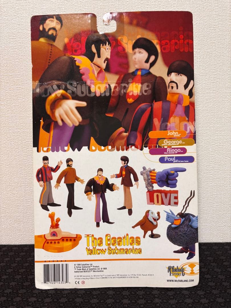 The Beatles yellow submarine　フィギュア4体