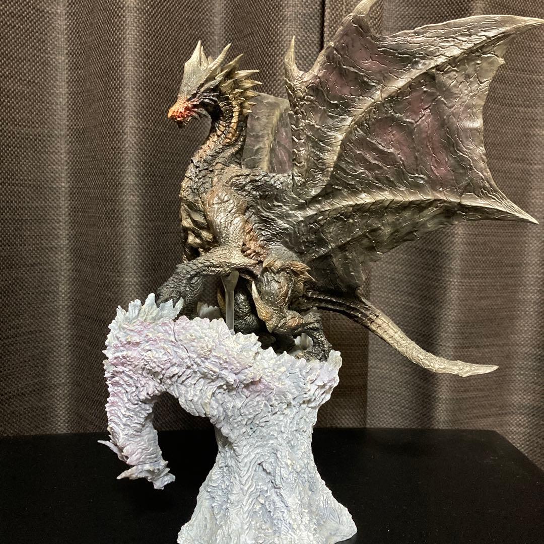 マ*リ様 クリエイターズモデル クシャルダオラ フィギュア 復刻版