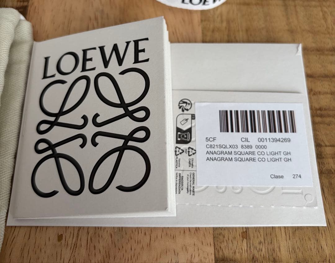 極美品＊アナグラム スクエア カードホルダー　ライトゴースト ケース