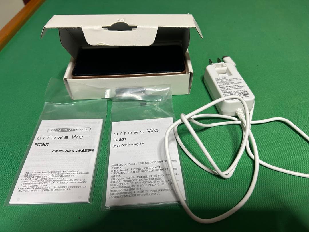 【附属品完備、充電器もつけます】arrows we FCG01 ローズゴールド