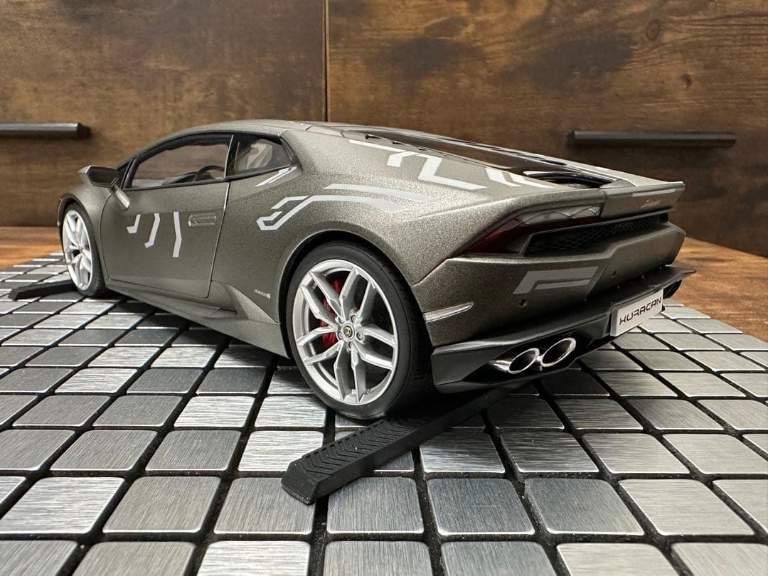 【カスタム】オートアート 1/ 18 ランボルギーニ ウラカン マットグレー