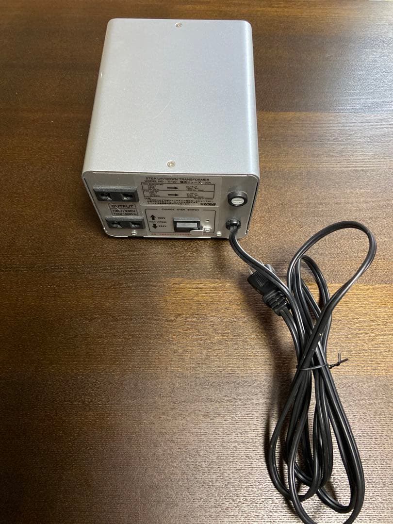 変圧器 カシムラ1500VAステップアップ・ダウン