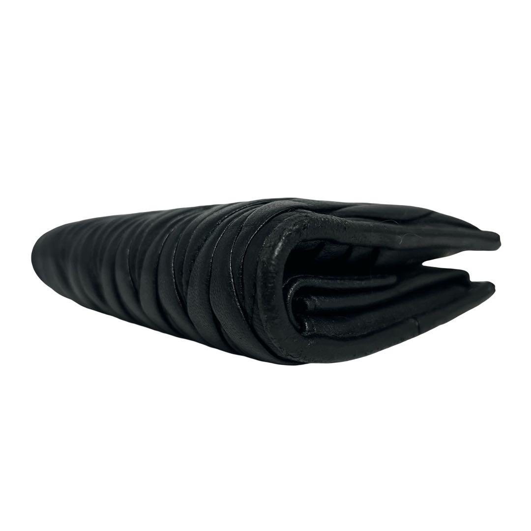 希少✨ミュウミュウ 二つ折り財布 マテラッセ ロゴ金具 レザー ブラック