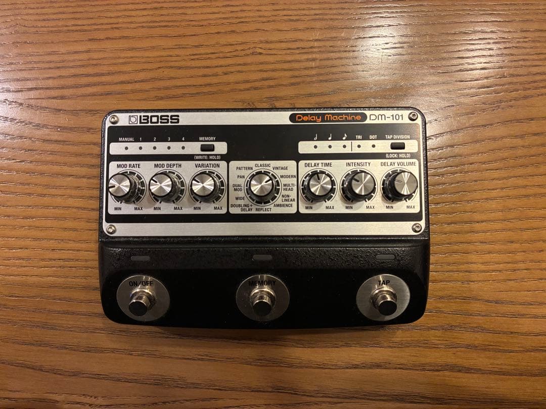 ギター BOSS DM-101 Delay Machine