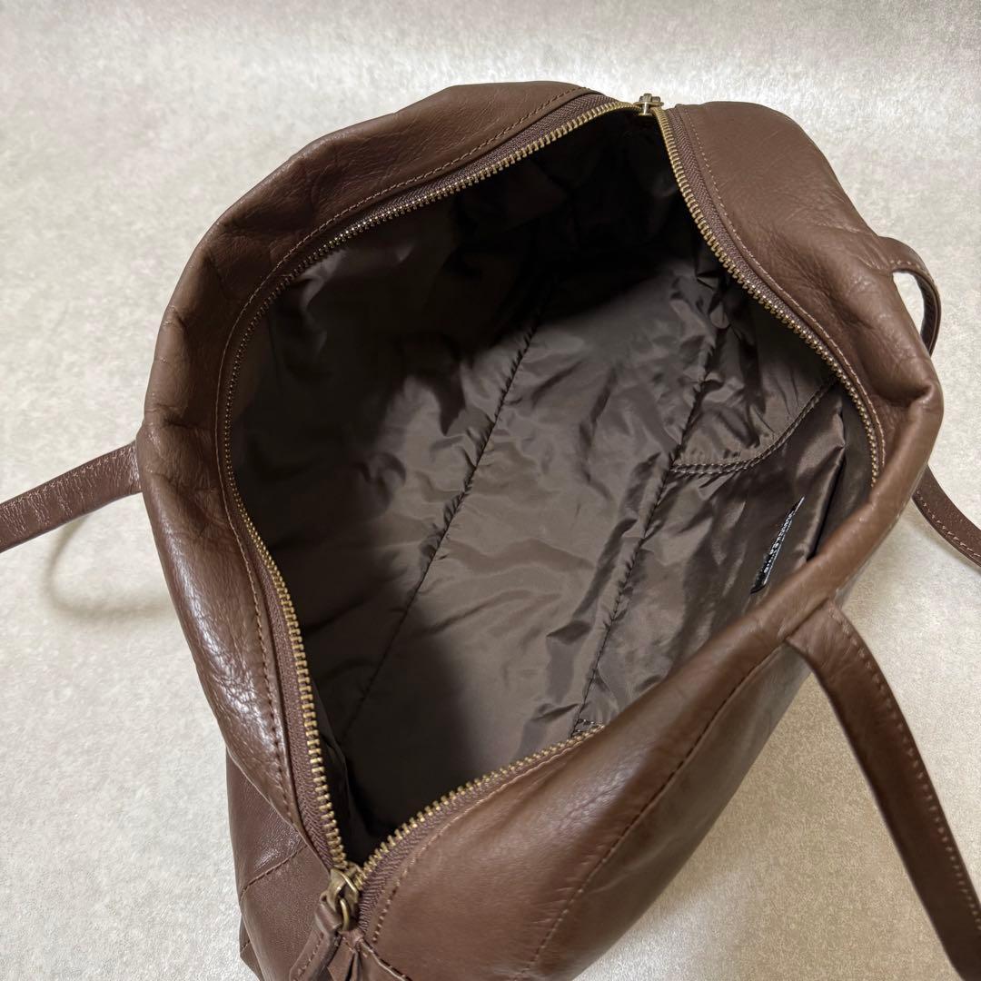 「がんばりどきも私らしく」一田憲子さんとつくったラウンドレザーバッグブラウン