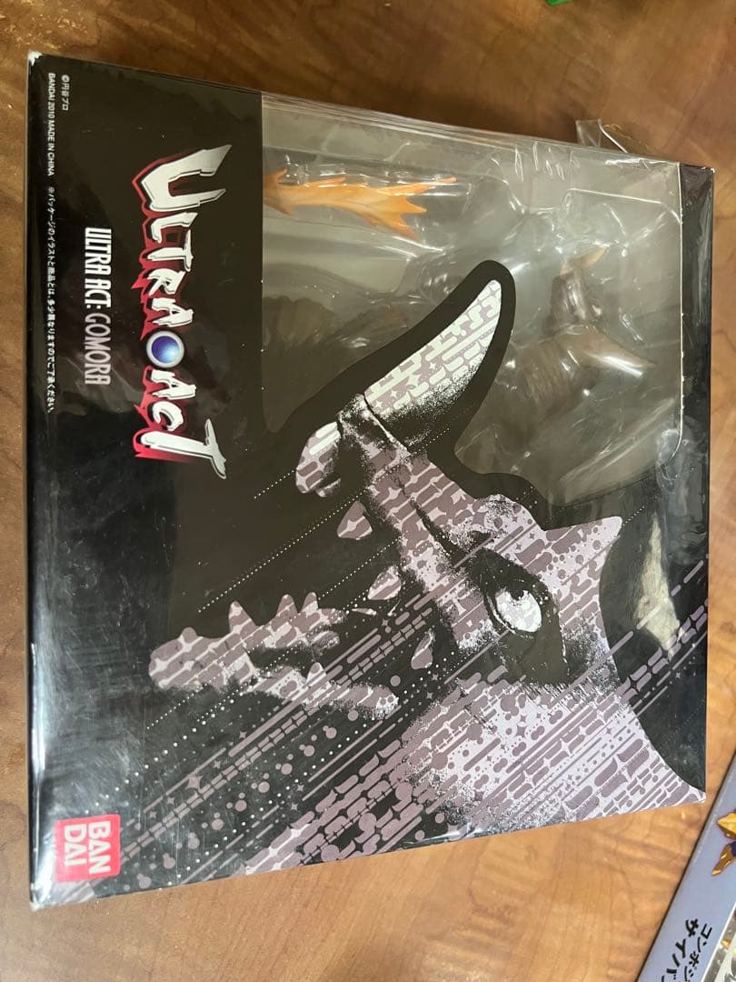 ULTRA-ACT ゴモラ フィギュア BANDAI
