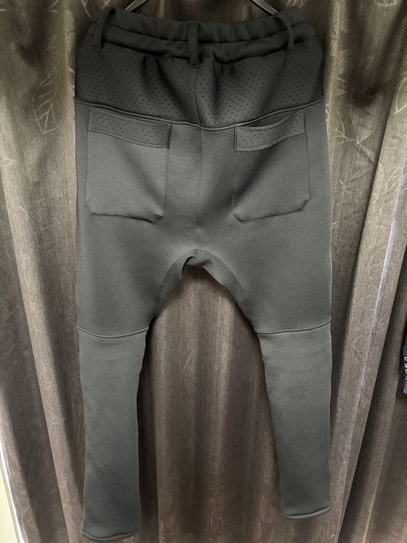 フランシストモークス クールバイカーサルエルスキニーパンツ ミスチル桜井着