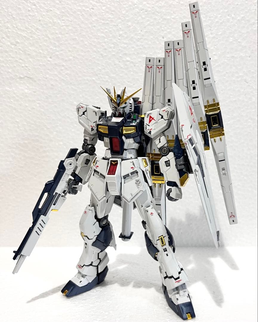 1/144 RG νガンダム チタニウムフィニッシュ 完成品