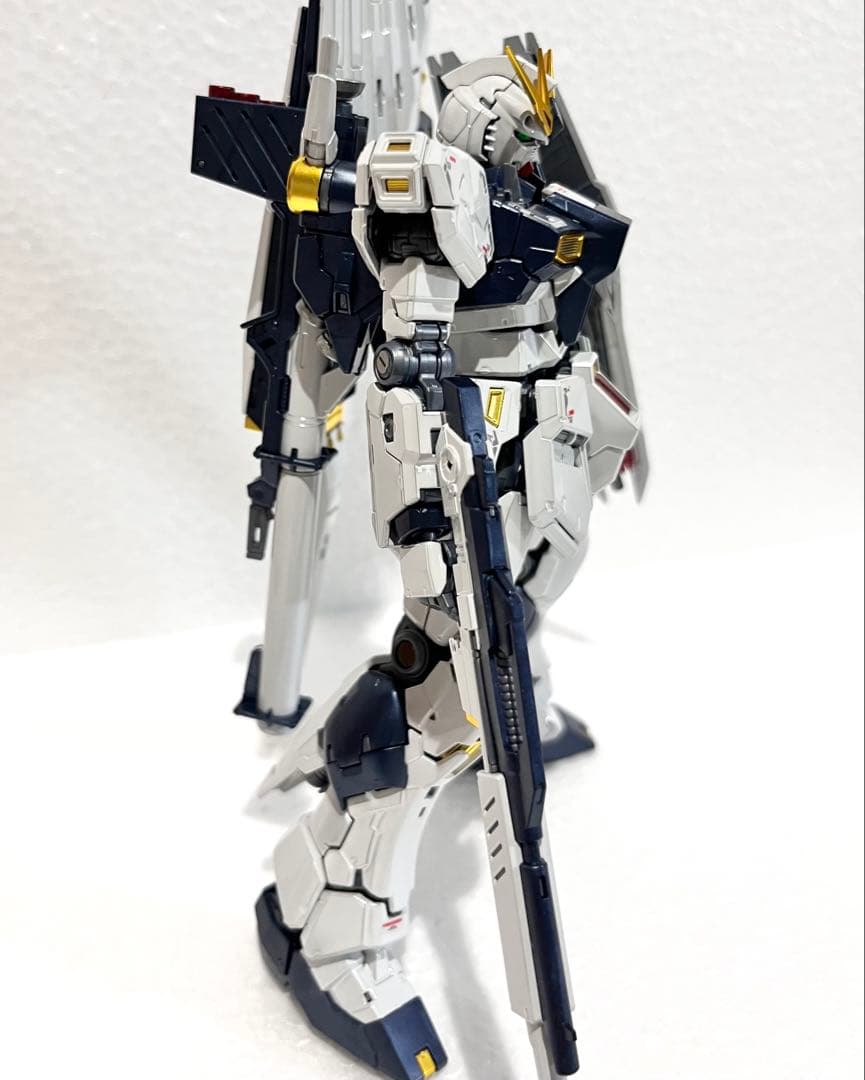 1/144 RG νガンダム チタニウムフィニッシュ 完成品