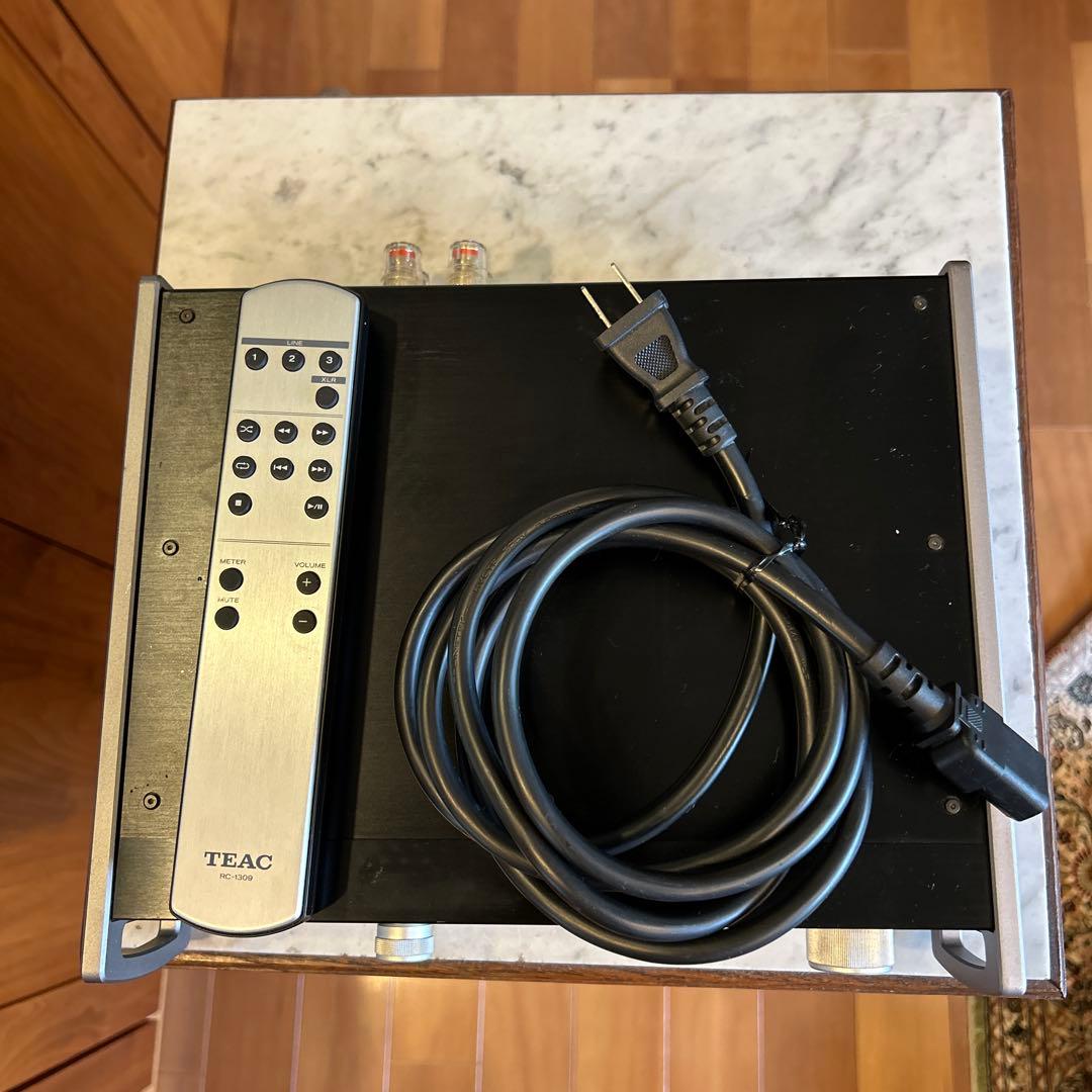 TEAC AX-501 プリメインアンプ XLRバランス入力装備 、リモコン付き