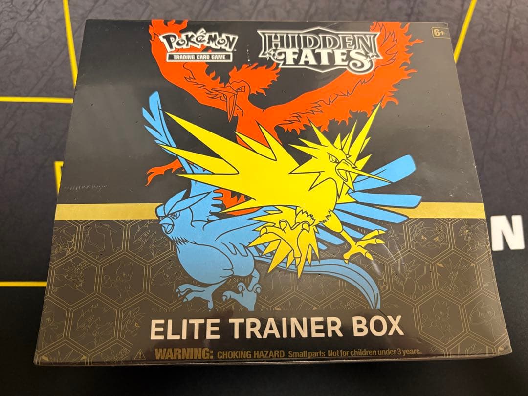 ポケモンカード Hidden Fates Elite Trainer Box