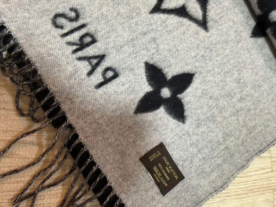 LOUIS VUITTON マフラー ブラック グレーエシャルプ　レイキャビック