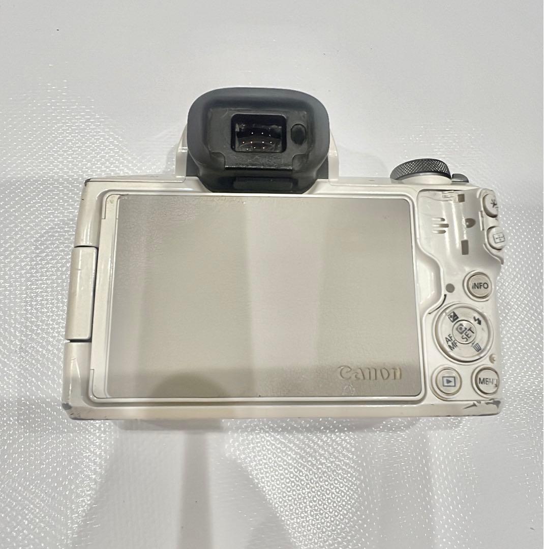 【ジャンク品】Canon EOS Kiss M 難あり　キャノン　ミラーレス