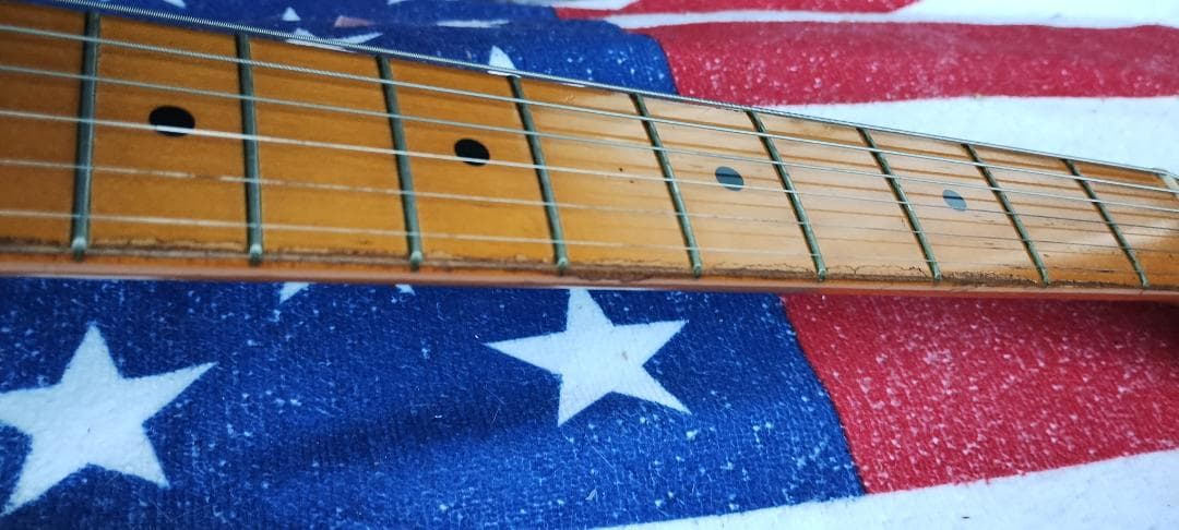 フェンダージャパン　レースセンサー付き ストラト