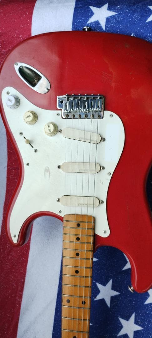 フェンダージャパン　レースセンサー付き ストラト