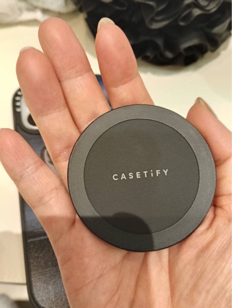 iPhone17限定ver. メゾンキツネCASETiFYのケース(グリップ付き