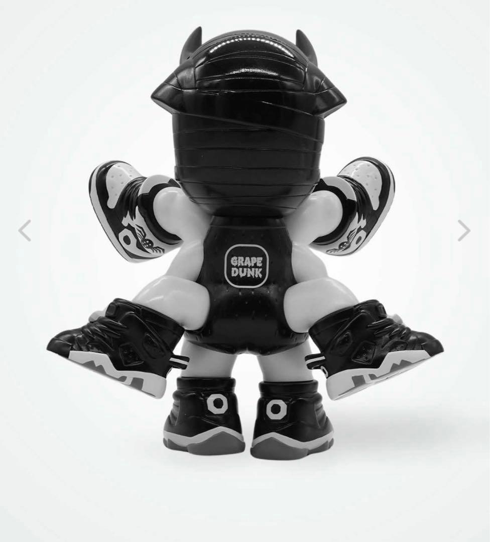 GRAPE BRAIN SNKRDUNK 鬼蜘蛛忍者ハッカク ソフビ