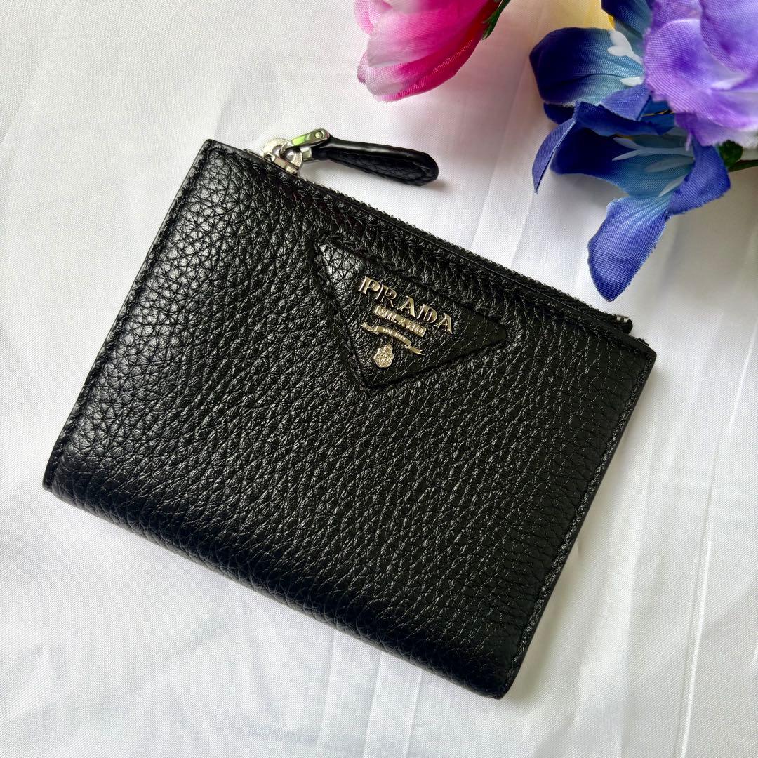 未使用級✨プラダ 折り財布 三角ロゴ ヴィッテロダイノ レザー ブラック